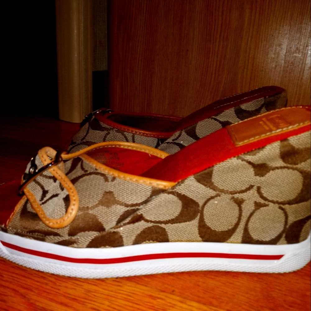Coach size 7 sandals